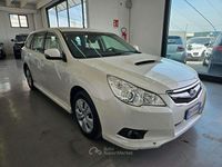 Usata Subaru Legacy 150 CV (110 kW) 2012 Bianco Station wagon