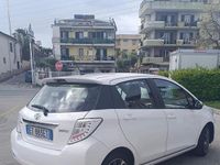 Usata Toyota Yaris 69 CV (50 kW) 2014 Bianco Utilitaria