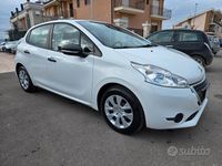Usata Peugeot 208 68 CV (50 kW) 2014 Bianco Utilitaria