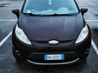 Usata Ford Fiesta Titanium 96 CV (70 kW) 2010 Marrone Utilitaria