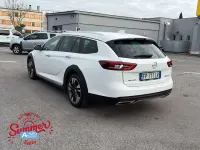 Usata Opel Insignia Country Tourer Exklusiv 170 CV (125 kW) 2018 Bianco Station wagon