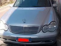 Usata Mercedes C220 Elegance 143 CV (105 kW) 2001 Grigio Berlina