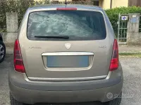 Usata Lancia Musa 90 CV (66 kW) 2007 Grigio Monovolume