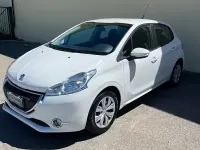 Usata Peugeot 208 Access 82 CV (60 kW) 2012 Bianco Utilitaria