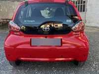 Usata Toyota Aygo 68 CV (50 kW) 2011 Rosso Utilitaria