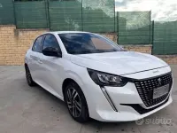 Usata Peugeot 208 GT-line 101 CV (74 kW) 2021 Bianco Utilitaria