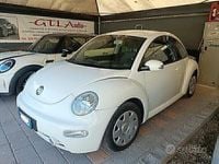 Usata VW New Beetle 101 CV (74 kW) 2006 Bianco Utilitaria