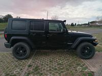 Usata Jeep Wrangler Unlimited Sahara 177 CV (130 kW) 2010 Nero SUV