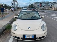 Usata VW New Beetle 116 CV (85 kW) 2009 Bianco Utilitaria