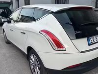 Usata Lancia Delta 120 CV (88 kW) 2011 Bianco Utilitaria