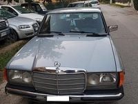 Usata Mercedes 200 920 CV (676 kW) 1984 Grigio Berlina