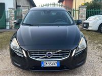 Usata Volvo V60 Momentum 163 CV (119 kW) 2012 Nero Station wagon