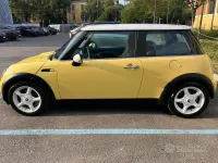 Usata Mini Cooper 116 CV (85 kW) 2002 Giallo Utilitaria