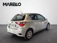 Usata Toyota Yaris Active 101 CV (74 kW) 2017 Grigio alluminio Utilitaria