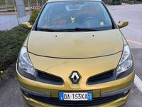 Usata Renault Clio III 75 CV (55 kW) 2006 Oro Berlina