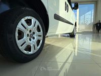 Usata Fiat Doblò 90 CV (66 kW) 2016 Bianco Monovolume