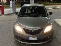 Usata Lancia Ypsilon Gold 69 CV (50 kW) 2017 Utilitaria