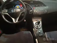 Usata Honda Civic 83 CV (61 kW) 2008 Nero Berlina