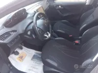 Usata Peugeot 208 Allure 68 CV (50 kW) 2015 Grigio Utilitaria