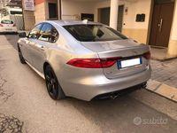 Usata Jaguar XF R-Sport 240 CV (176 kW) 2019 Grigio Berlina