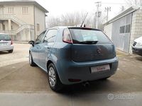 Usata Fiat Punto Lounge 69 CV (50 kW) 2015 Blu Berlina