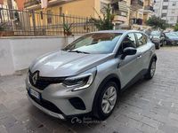 Usata Renault Captur Zen 101 CV (74 kW) 2022 Grigio SUV