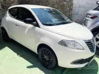Usata Lancia Ypsilon 69 CV (50 kW) 2013 Bianco Utilitaria