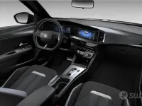 Nuova Opel Mokka 136 CV (100 kW) 2025 Gray SUV