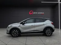 Usata Renault Captur Techno 101 CV (74 kW) 2024 Grigio SUV