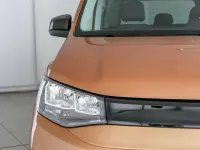Usata VW Caddy Business 102 CV (75 kW) 2024 Copper bronze metallizzato Monovolume