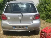 Begagnad Toyota Yaris 68 HK (50 kW) 2000 Grå Sedan