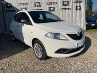 Usata Lancia Ypsilon 69 CV (50 kW) 2017 Bianco Utilitaria