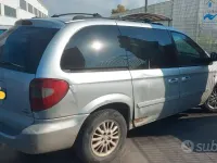 Usata Chrysler Voyager 143 CV (105 kW) 2004 Grigio Monovolume