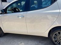 Usata Lancia Ypsilon 69 CV (50 kW) 2024 Nero Utilitaria