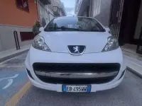 Usata Peugeot 107 68 CV (50 kW) 2006 Utilitaria