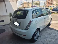 Usata Lancia Ypsilon 69 CV (50 kW) 2011 Bianco Utilitaria