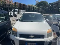 Usata Ford Fusion 68 CV (50 kW) 2010 Bianco Utilitaria