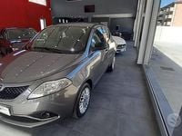 Usata Lancia Ypsilon Gold 69 CV (50 kW) 2017 Grigio Utilitaria