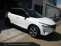 Usata Nissan Qashqai N-Connecta 140 CV (102 kW) 2023 White pearl/black SUV