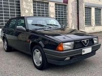 Usata Alfa Romeo 75 120 CV (88 kW) 1990 Nero Berlina