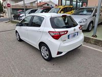 Usata Toyota Yaris 90 CV (66 kW) 2017 Bianco Berlina