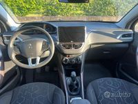 Usata Peugeot 2008 Active 92 CV (67 kW) 2015 Bianco SUV
