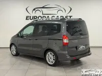 Usata Ford Tourneo Courier 75 CV (55 kW) 2017 Grigio Monovolume