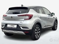 Usata Renault Captur Techno 145 CV (106 kW) 2023 Grigio SUV