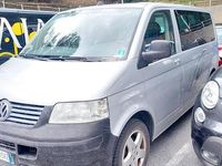 Usata VW Caravelle 174 CV (127 kW) 2006 Grigio Monovolume