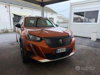 Usata Peugeot 2008 Allure 101 CV (74 kW) 2023 Arancione SUV
