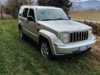 Usata Jeep Cherokee 200 CV (147 kW) 2010 Grigio SUV