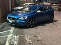 Usata Volvo V40 R-Design 120 CV (88 kW) 2019 Blu Berlina