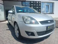 Usata Ford Fiesta Titanium 75 CV (55 kW) 2006 Grigio Utilitaria