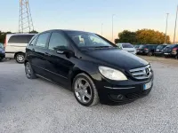 Usata Mercedes B200 140 CV (102 kW) 2005 Nero Monovolume